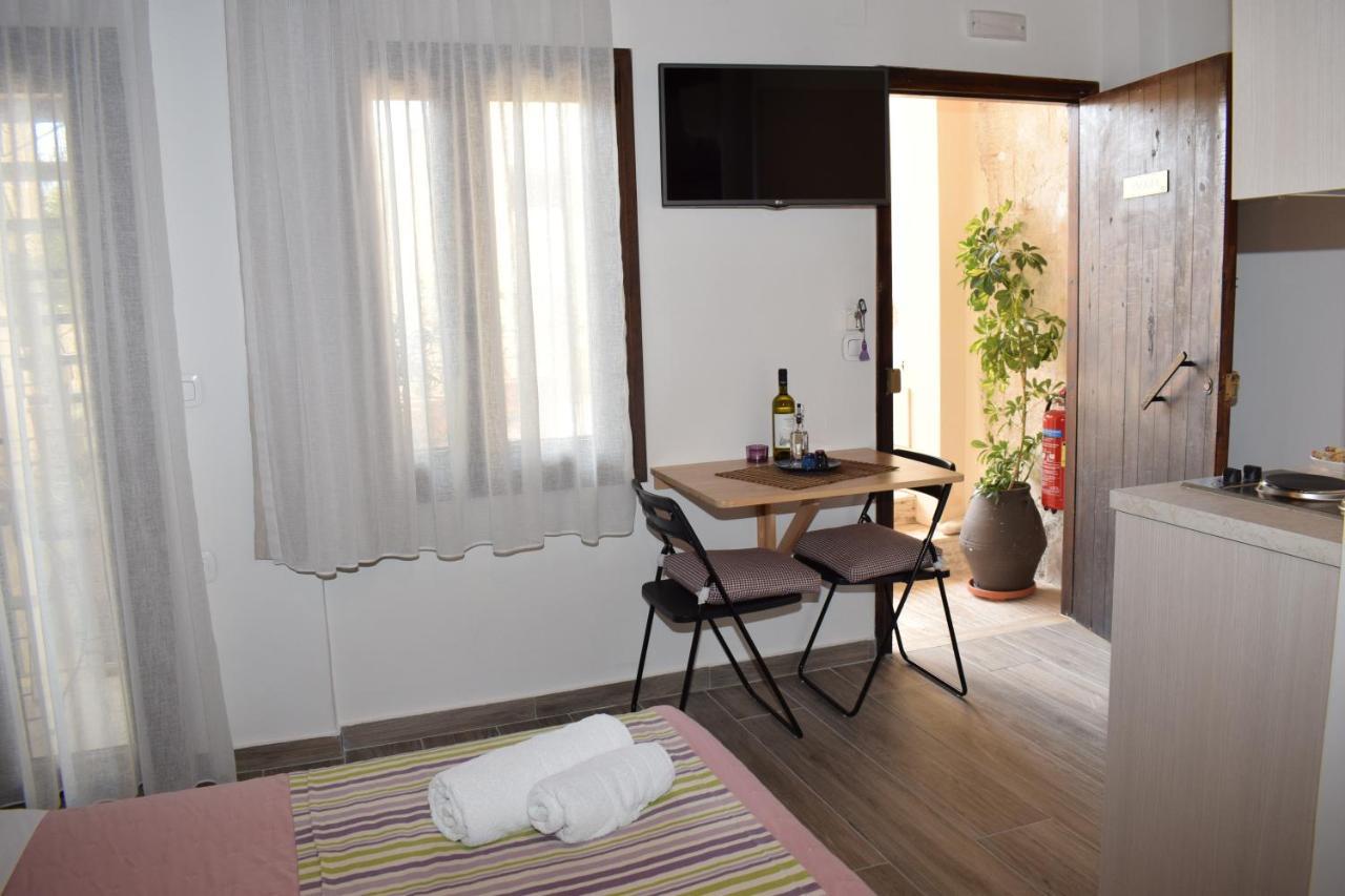 Loggia Traditional Suites Rethymno  Exterior photo