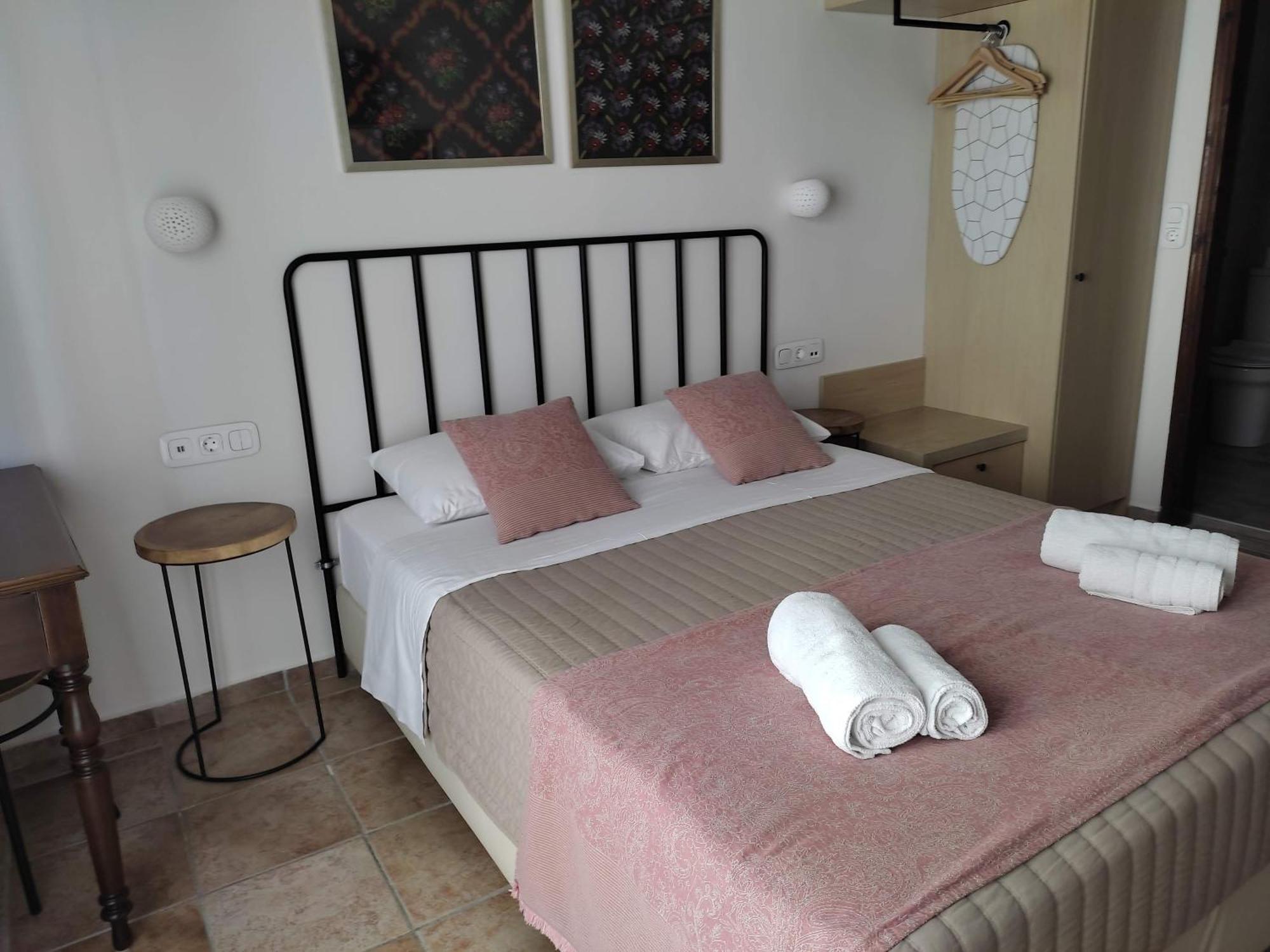 Loggia Traditional Suites Rethymno  Room photo